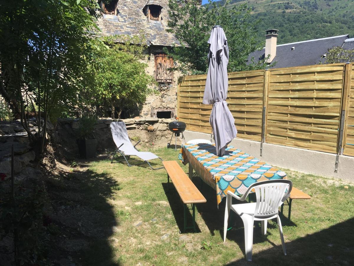 Gite De Montagne Le Lustou Sailhan Exteriér fotografie